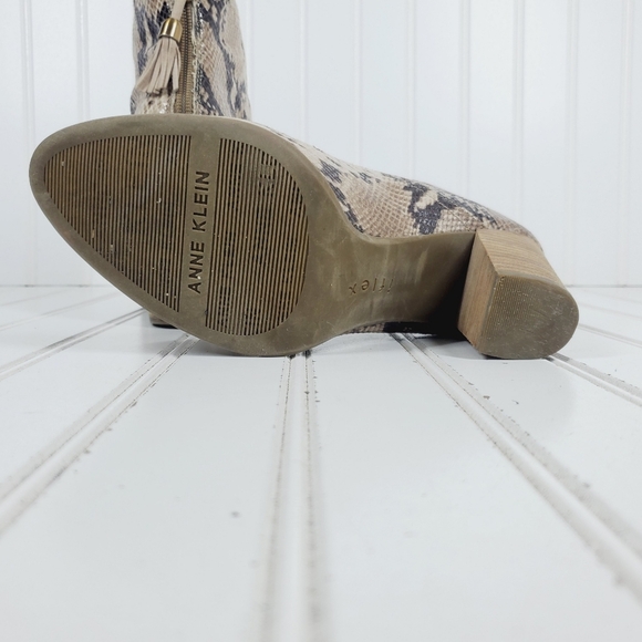 Anne Klein Beige Snakeskin Niccie Almond Toe Block Heel Booties H626 - Picture 10 of 11